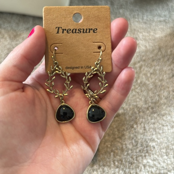 Earrings - Picture 2 of 3